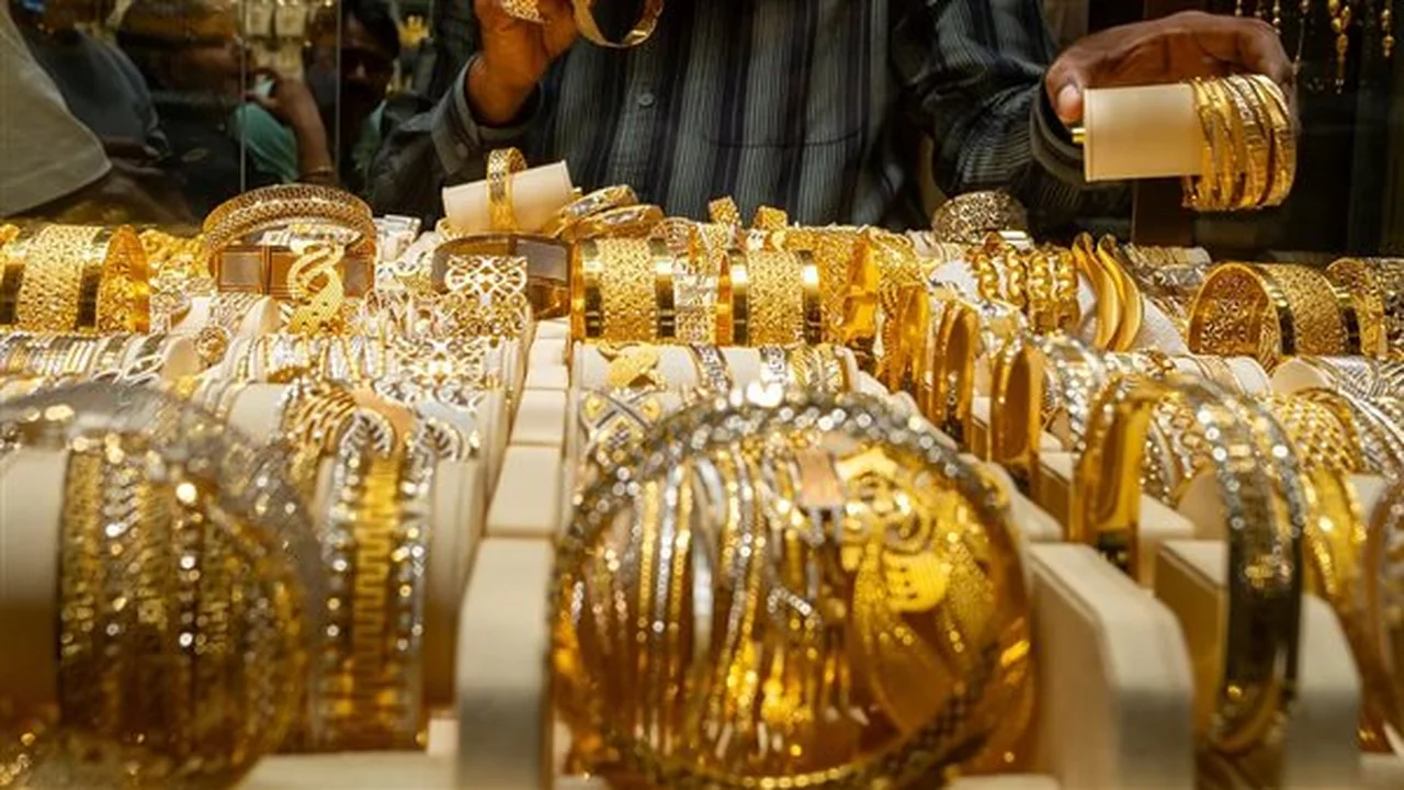 تطورات سعر جرام الذهب عيار 21 في التعاملات المسائية بأسواق الصاغة المصرية